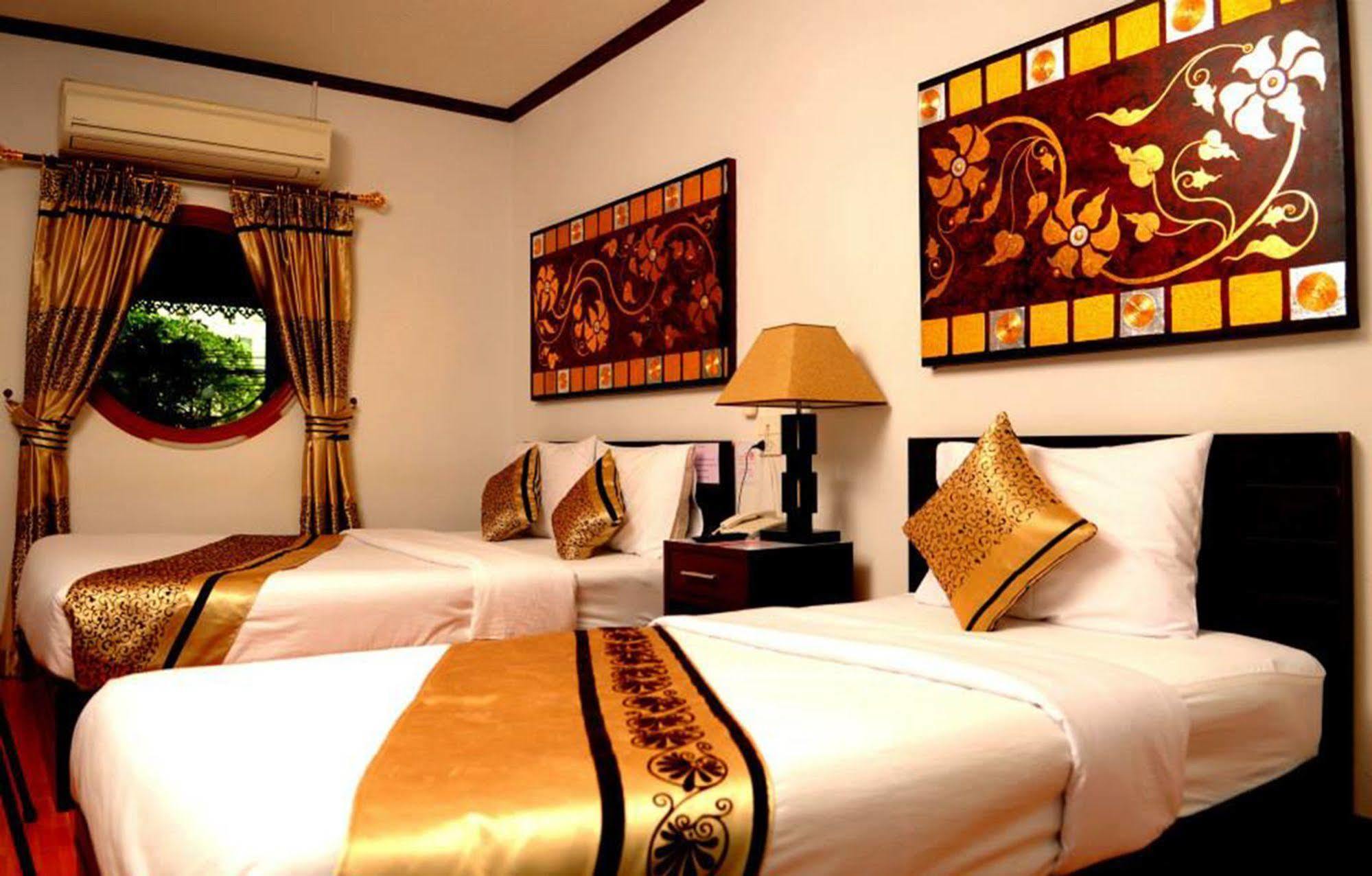 Malaysia Hotel Бангкок Экстерьер фото